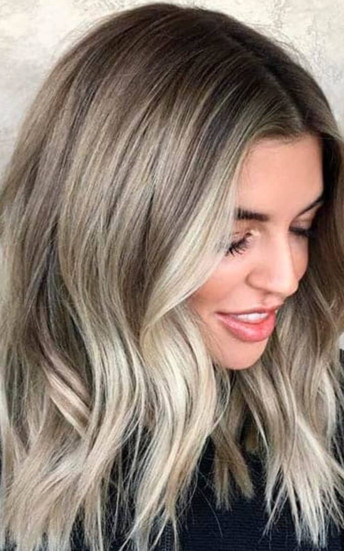 Balayage blond cendré : Type de cheveux cheveux, technique et prix
