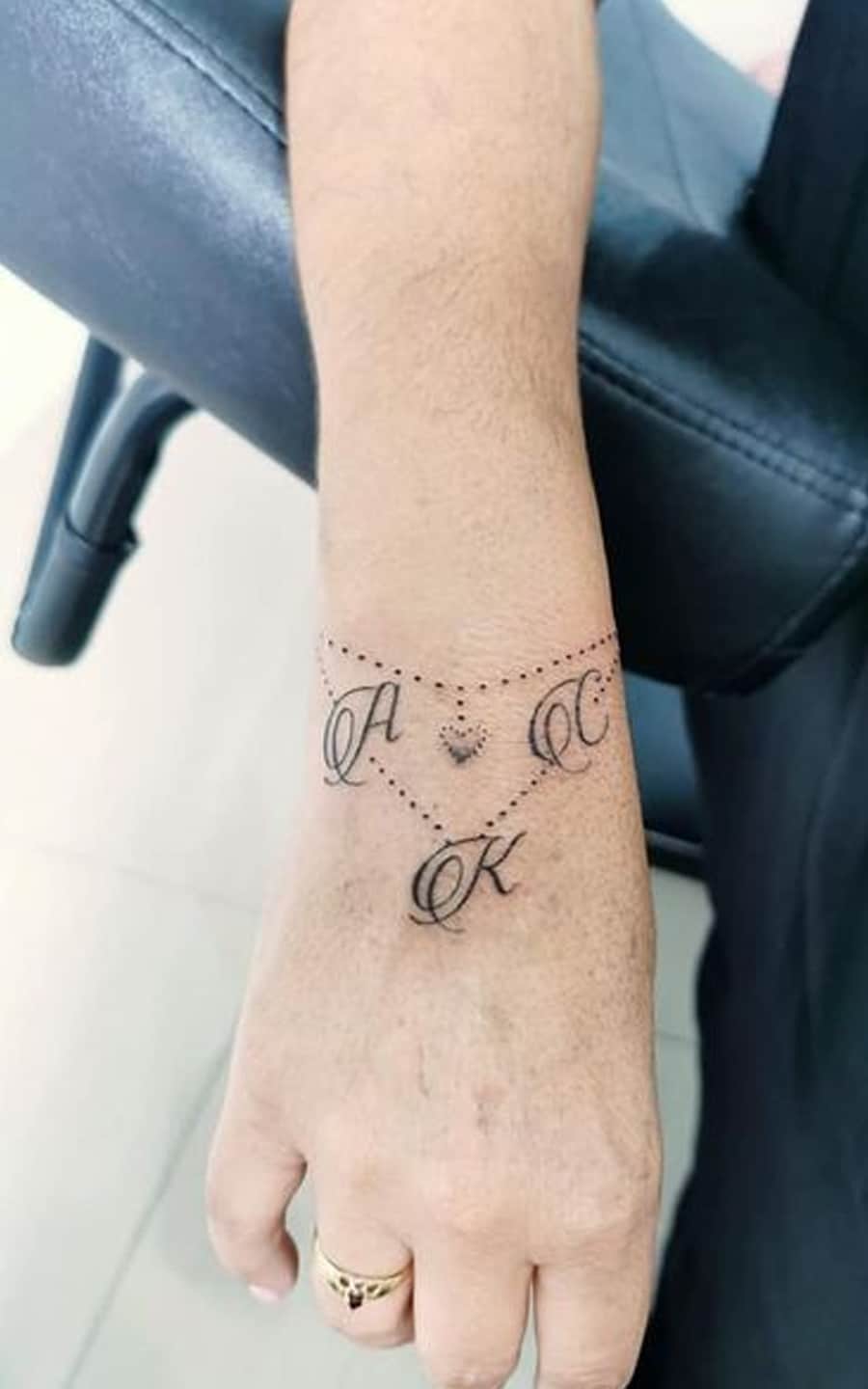 J.Endéar Bracelet Porte-bonheur Fait à La Main Avec Lettre Initiale