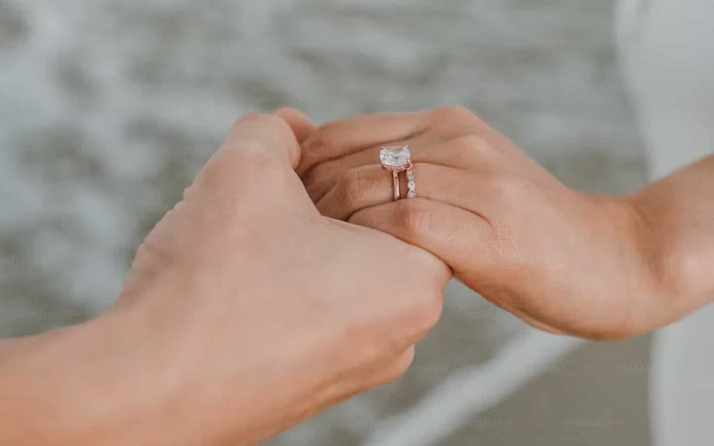 Bague de promesse Comprendre sa signification Les Lionnes